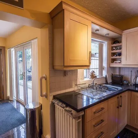 Spacious 4 Bedroom Home - 5 Min Walk To Town Enniskillen Extérieur photo