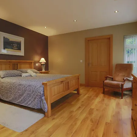 Spacious 4 Bedroom Home - 5 Min Walk To Town Enniskillen Extérieur photo