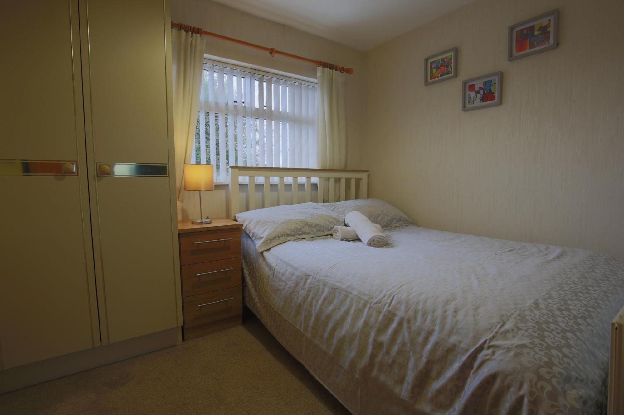 Holiday home Spacious 4 Bedroom - 5 Min Walk To Town